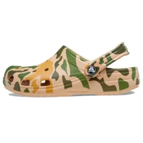 Classic Clog à imprimé camouflage « Vert kaki »