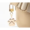 Pendentif pour sac « Patte de chien »