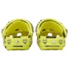 Sabots Crocs x MCM à imprimé camouflage « Jaune néon »