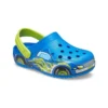 Sandales bleues de sport à talon plat et motif fantaisie
